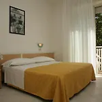 Giuliana 3*