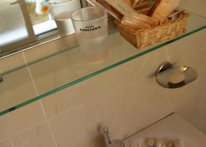 Giuliana 3* קרביה